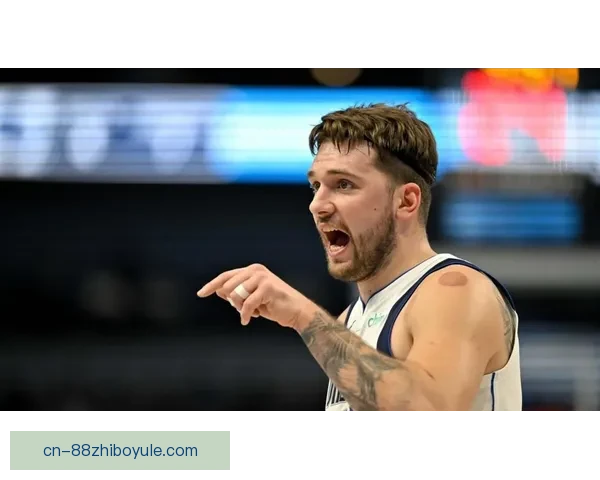 东契奇罚球后因抱怨技术犯规